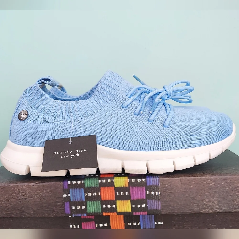 Bernie Mev Plush Blue & Cream Memory Foam Vegan Sneakers Women's Size 6 & 10 NWT - Picture 12 of 12